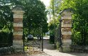 2015-09-10 12-34-52 Bonnelles - La grille du chateau